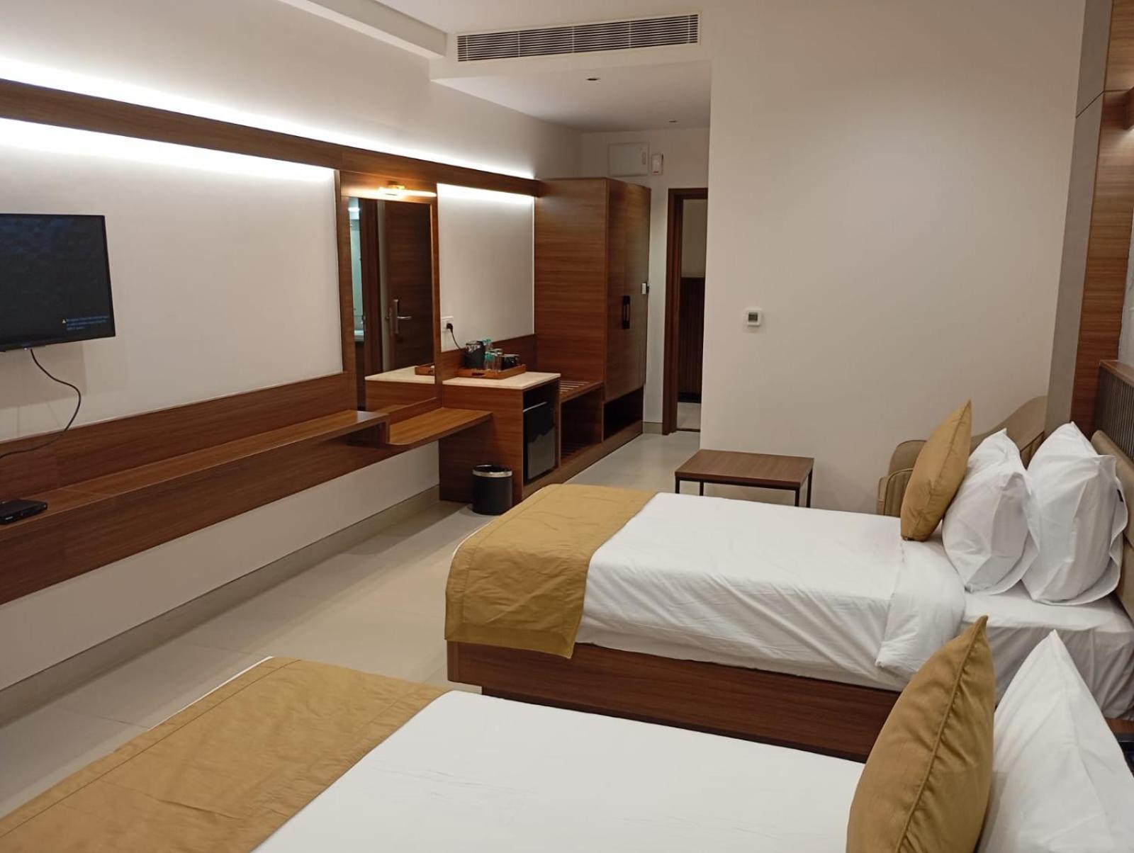 העיר בנגלור Highland Hotel מראה חיצוני תמונה