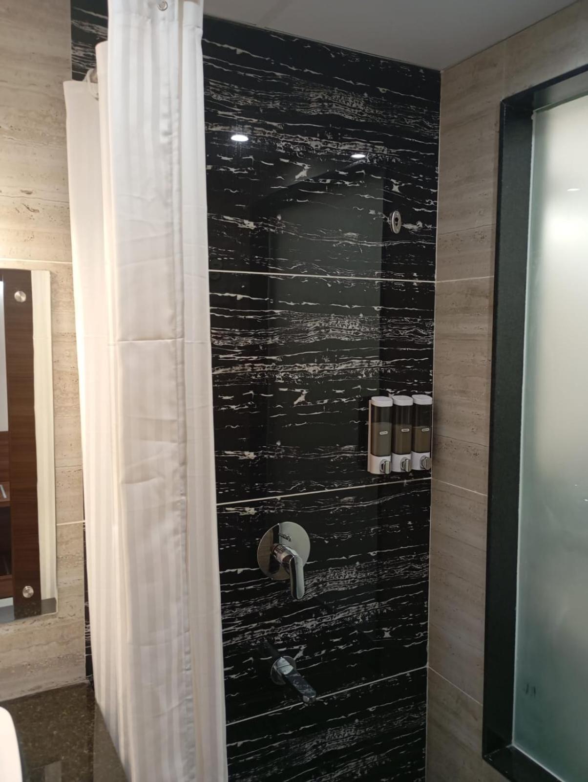 העיר בנגלור Highland Hotel מראה חיצוני תמונה