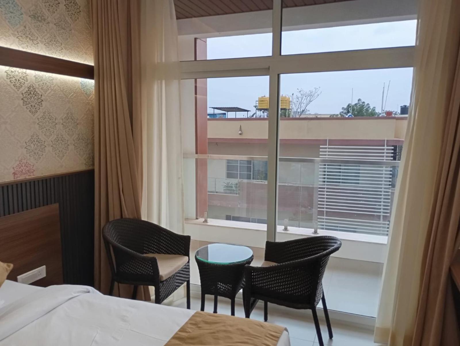 העיר בנגלור Highland Hotel מראה חיצוני תמונה
