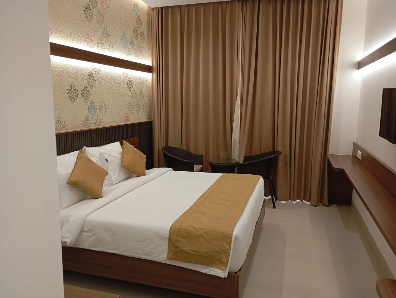 העיר בנגלור Highland Hotel מראה חיצוני תמונה